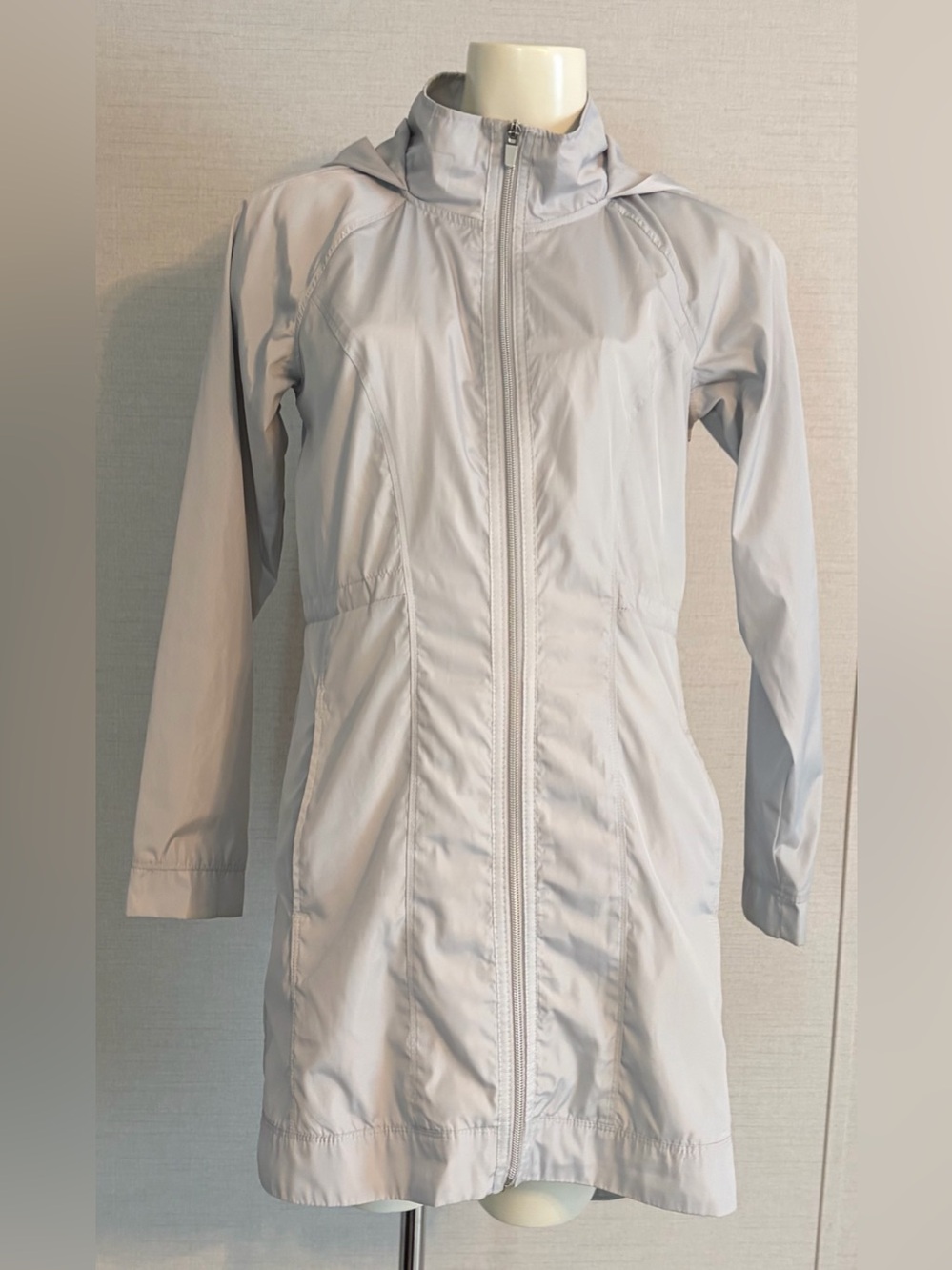 Women’s Size XS (0-2) Athletic Works Hooded Zip-Front Running Jacket